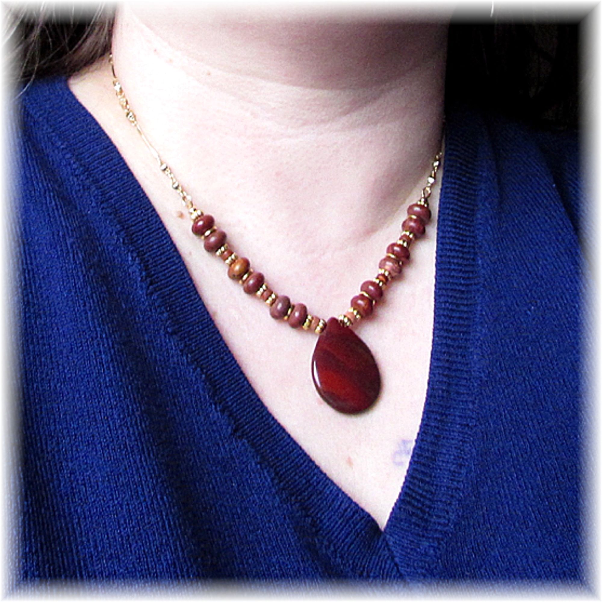 Bijoux Pendentif Long Brown Picasso avec un cabochon Jaspe Picasso orné Bijoux Pendentif Long Brown Picasso avec un cabochon Jaspe Picasso orné